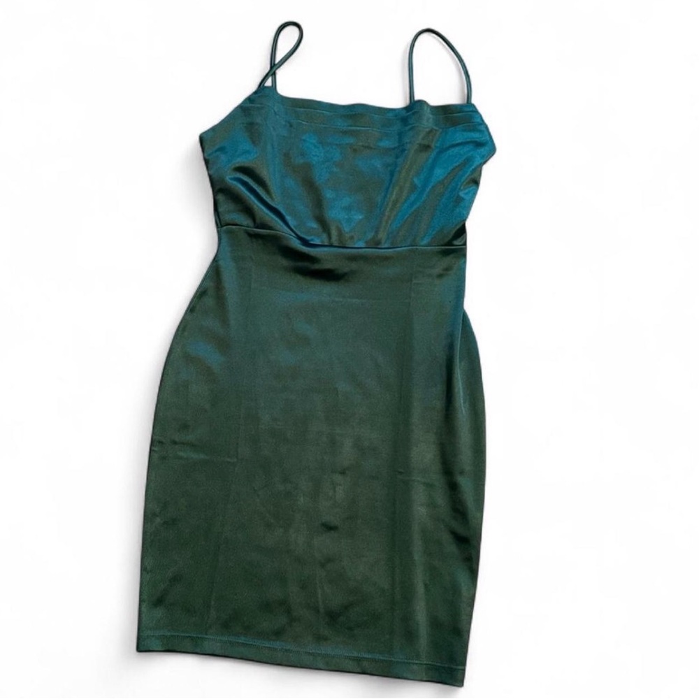 Windsor green satin mini dress spaghetti straps. NWT
Size M